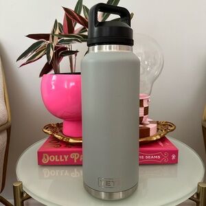 Yeti Rambler 1.36L EUC Granite Gray